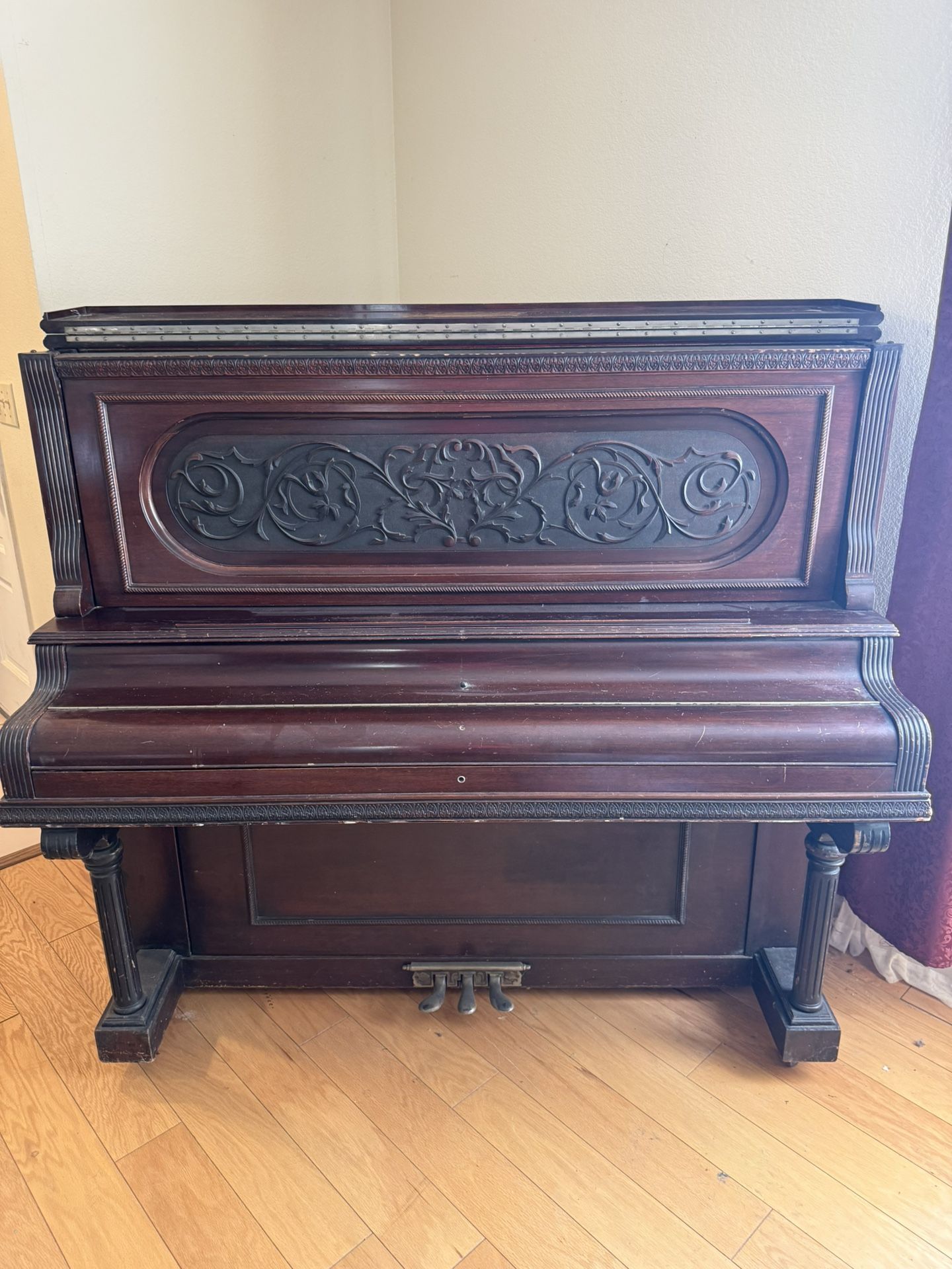 Beautiful Ludwig & Co Victorian Piano 1897