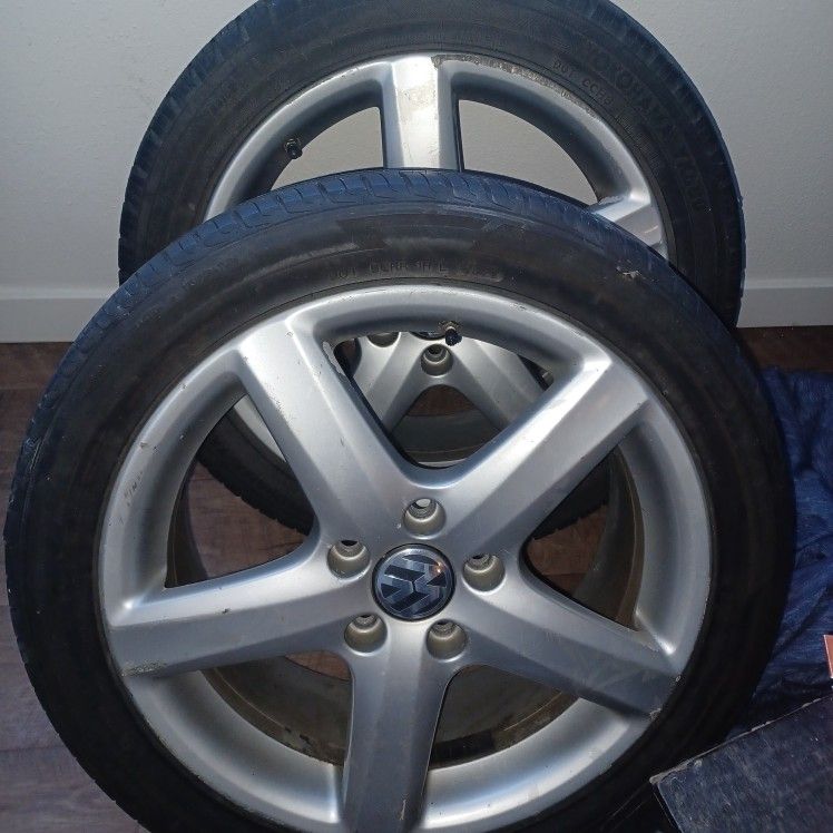 2 17x7 Alloy 5 Spoke Rims With 225/45zR17