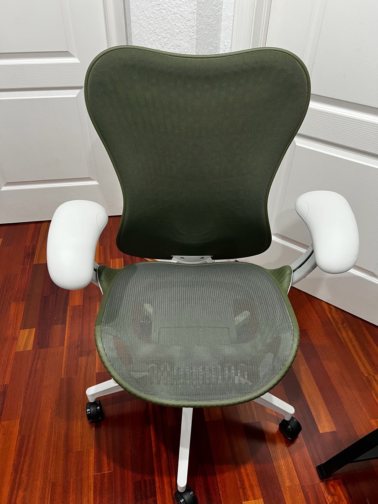 Mirra 2 herman miller office chair