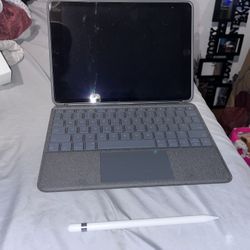 Apple Ipad (9th Generation).  W/ Keyboard And Apple Pencil 