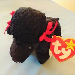 

Gi Gi Beanie Baby Dog --