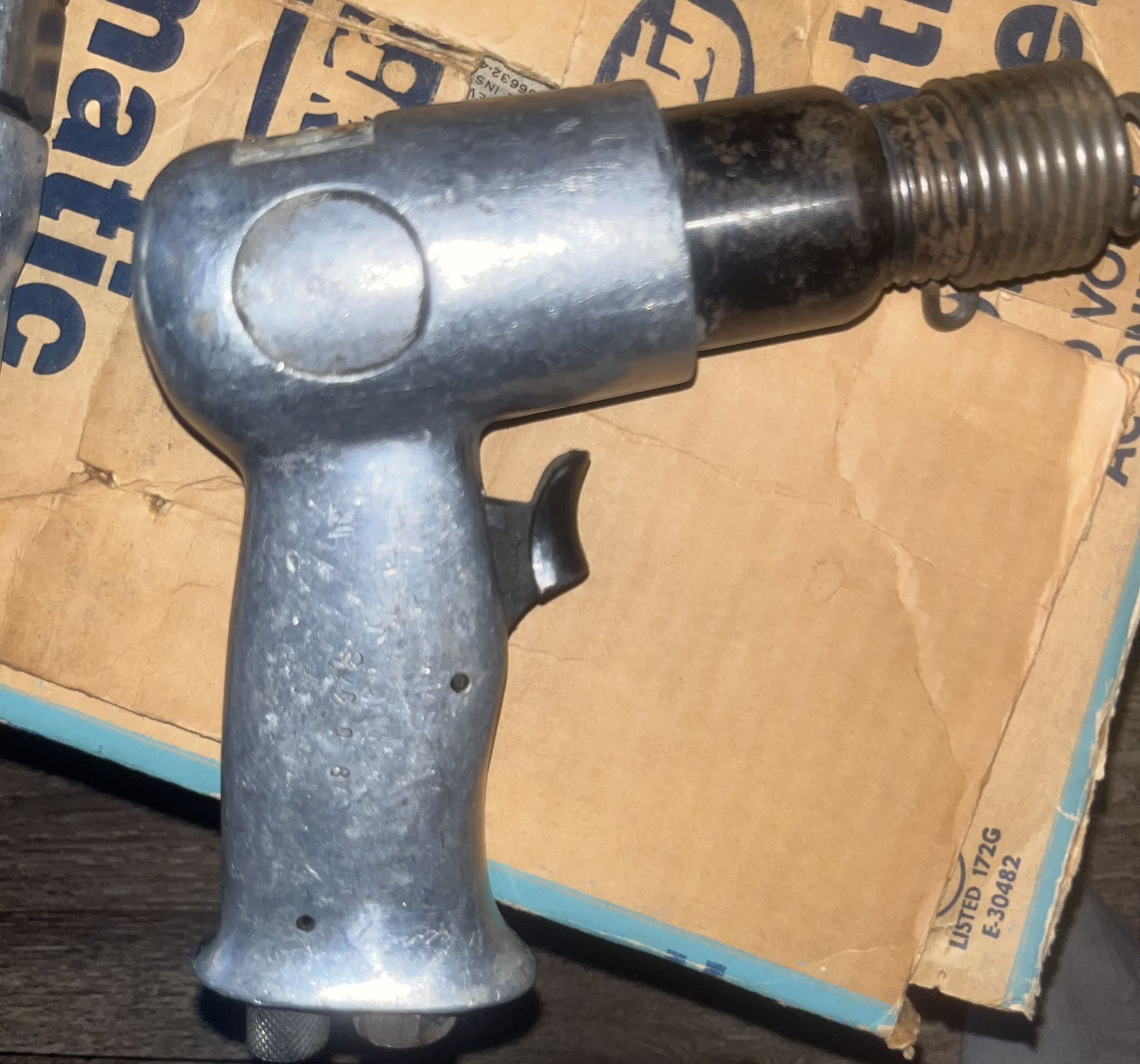 Preowned heavy duty air hammer riveter. In good working condition located Off lake mead and Simmons area asking $25