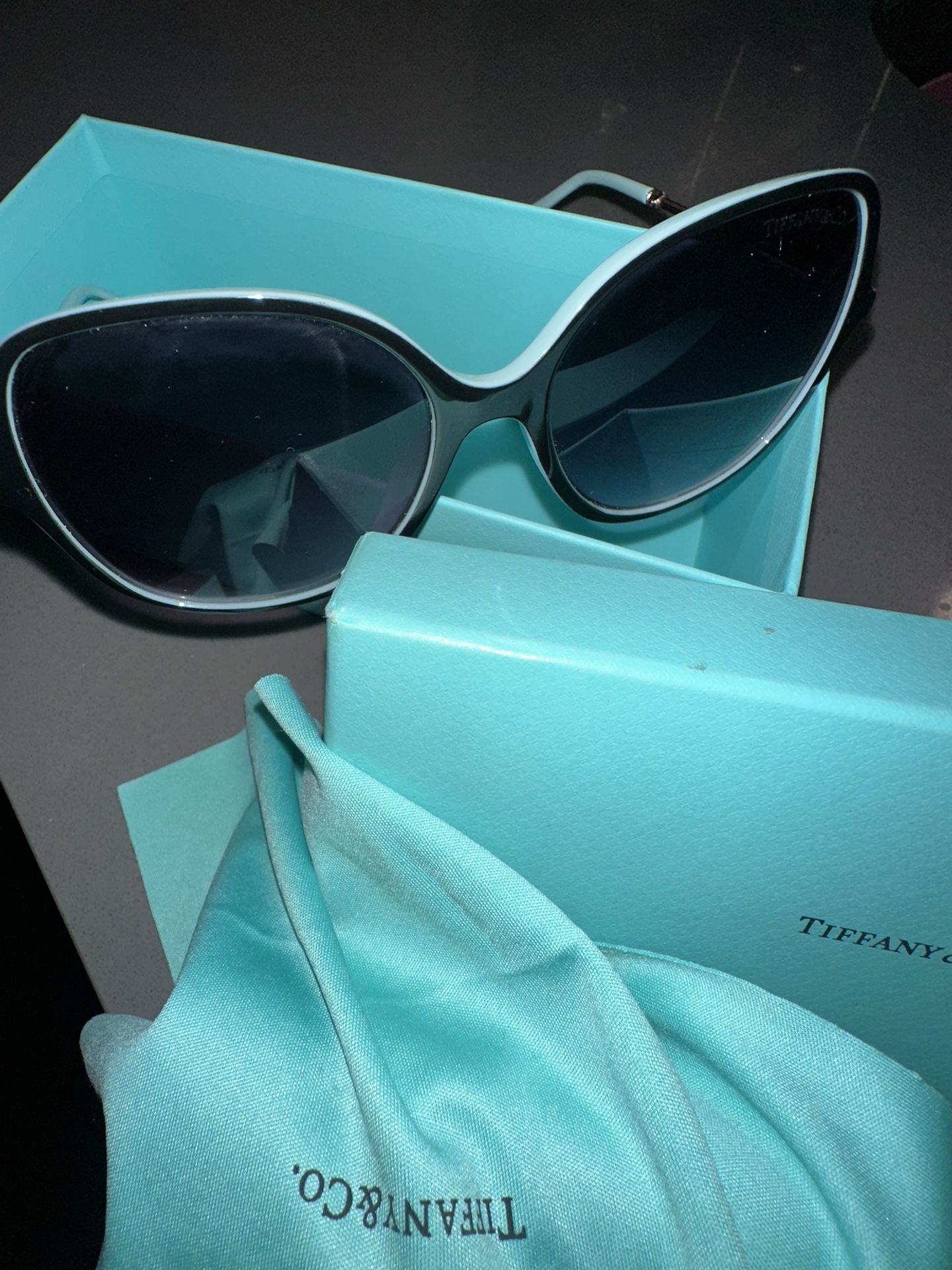Tiffany & Co sunglasses With All Accessories That Came With 