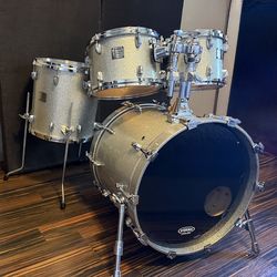 Yamaha Maple Custom Absolute Drumkit