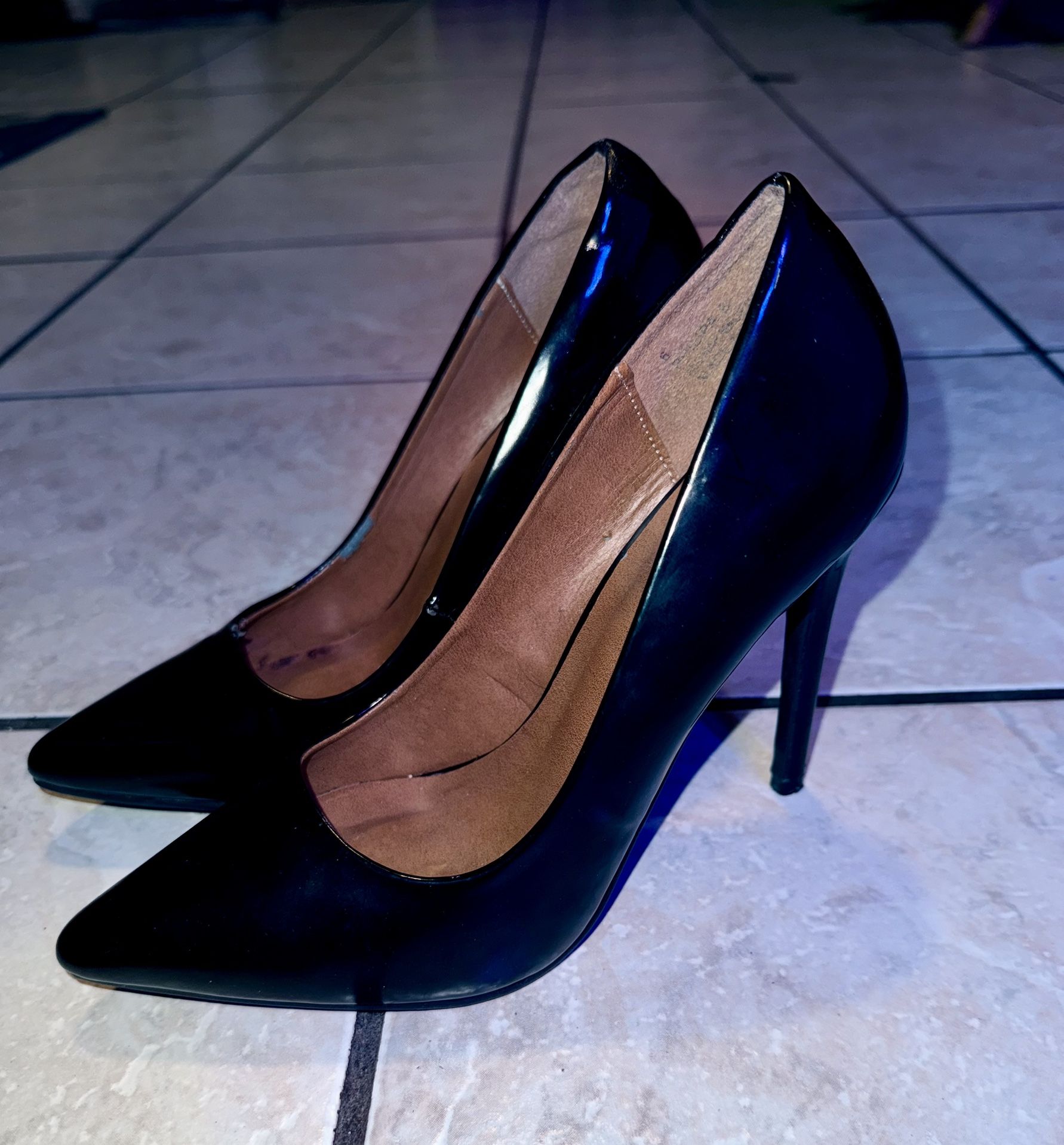 Gently Used Women’s Charlotte Russe 6 Heels