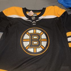 NWOT Boston bruins Premium NHL Jersey Fanatics 