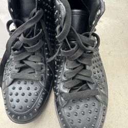 Gucci Authentic 322737     Size 8 1/2  220 $$ Or best Offer 