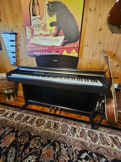 YAMAHA YDP 223 DIGITAL PIANO EXCELLENT CONDITION