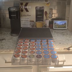 keurig like new with box and stand and 36 bonus pods: Starbucks pods and more... take all for $115 cash 