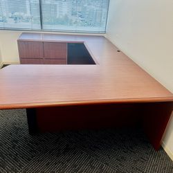 OFFICE/HOME DESK U-SHAPE DESK