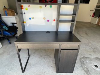 Computer desk