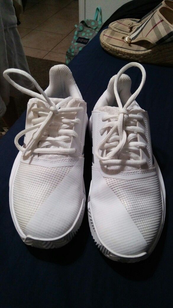 ADIDAS JUNIORS` COURTJAM XJ TENNIS SHOES