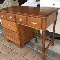 Maple Wood Desk 