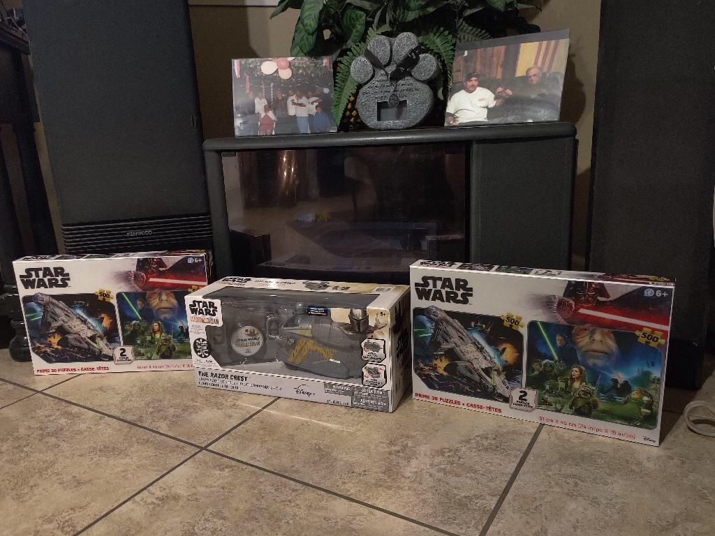 Star Wars Puzzles & R/C Razor Crest