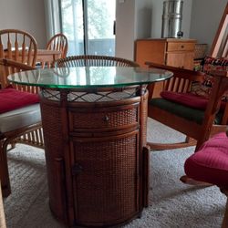 Round Glass Table with Wicker Base – Great Condition
