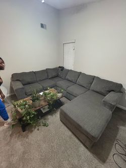 Large Gray Fabric Sectional Sofa with Chaise