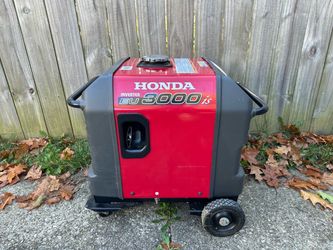 Honda EU3000iS Inverter Generator – Electric Start, Super Quiet, RV Ready, Like New