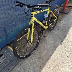 Giant Escape 2 Excellent Condition Disc Brakes !