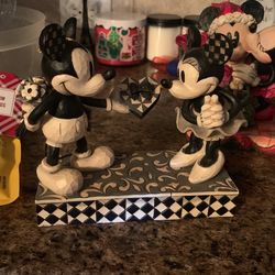 Mickey Disney Traditions Statue 