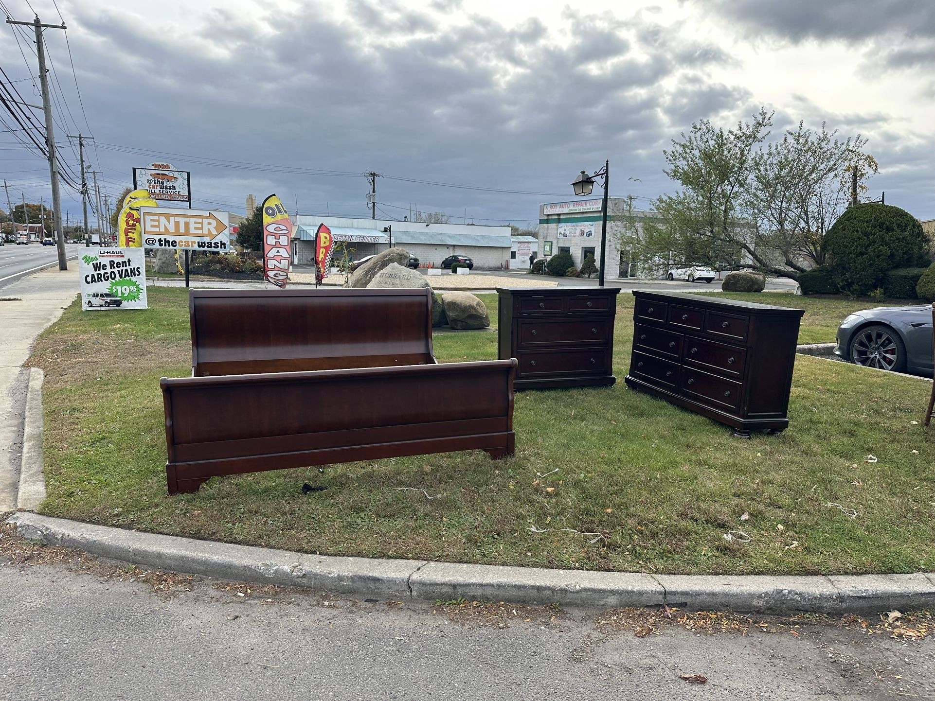 King Size Bed Frame With two dressers. Good condition. 