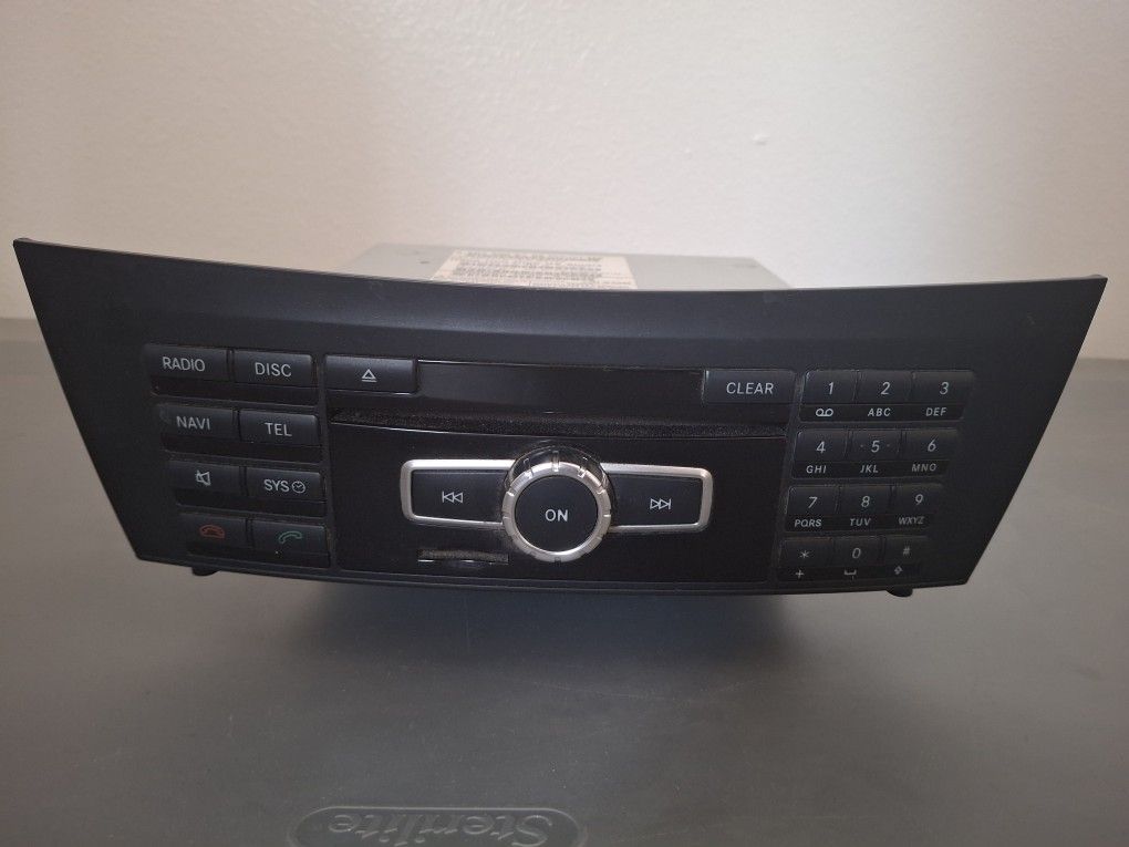 Mercedes-Benz W204 C-Class CD Radio Comand Navi Head Unit High US A(contact info removed)