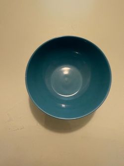 blue bowls