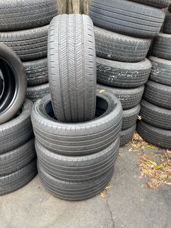 255/50R21 Goodyear 255/50/21 set of matching 4 tires in great condition 400$ for 4 tires plus tax . Mount available but not included. Wheel alignment
