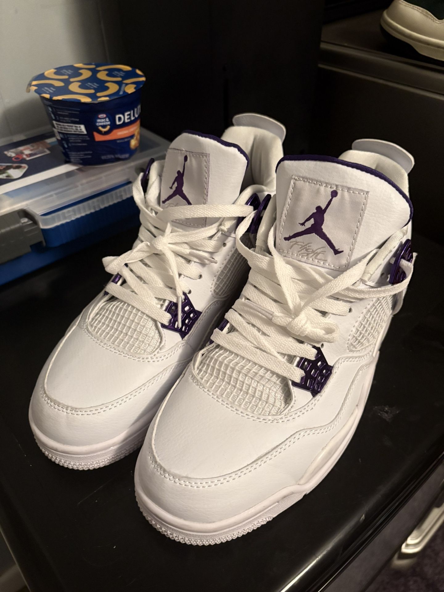 Jordan 4 Retro Metallic Purple/size 10 Men
