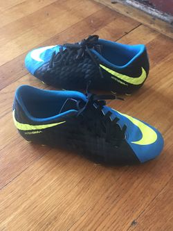Kids 4.5 cleats