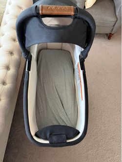 Nuna Mixx Bassinet (SWIV adapters sold separately- see listing)