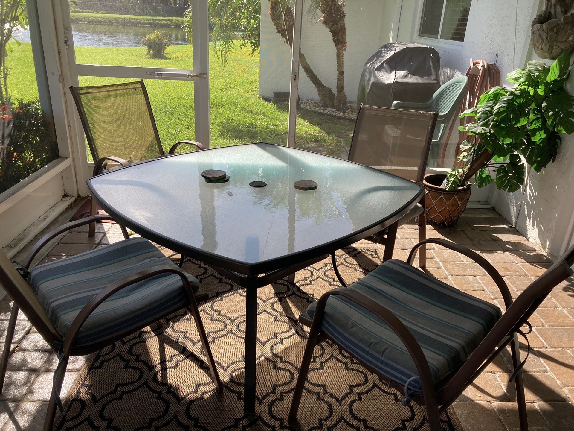 Patio Table And Four Chairs for Sale in Boynton Beach, FL OfferUp