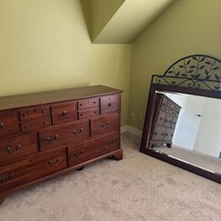 Bedroom Set - Dresser, 2 Nightstands And Mirror