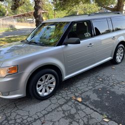 2012 Ford Flex (6 Seater No Lights)