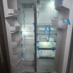 Maytag Stainless Steel Frost-free Refrigerator Double Door