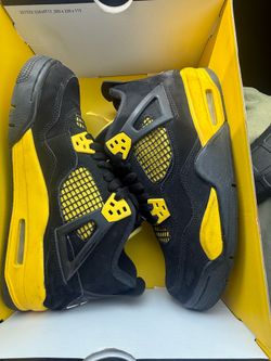 Jordan 4s size 6y