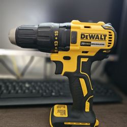 Dewalt Drill 20v MAX. NEW