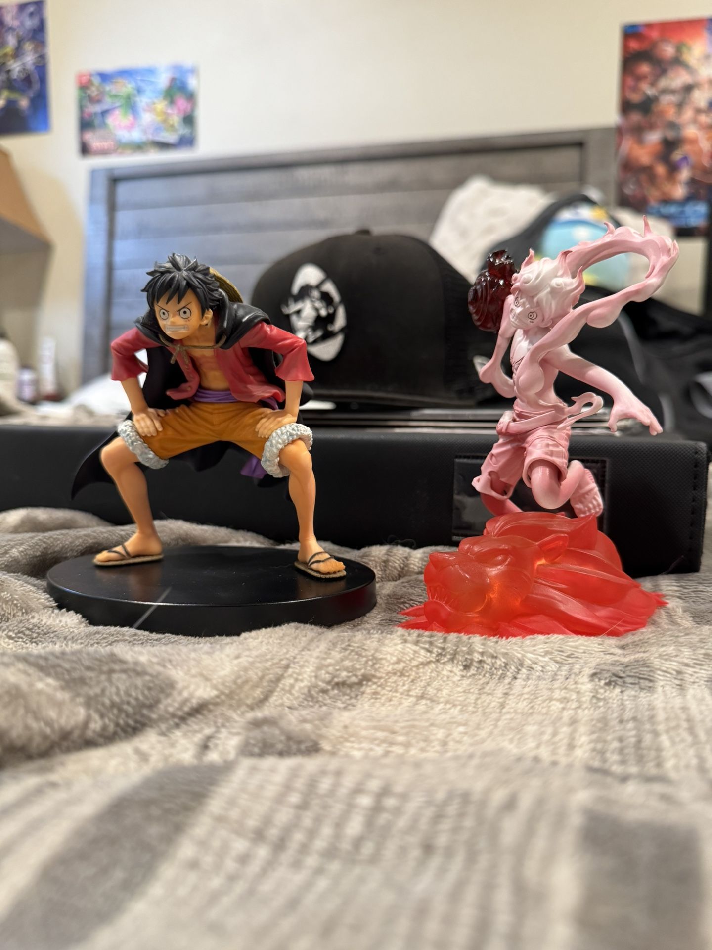 Luffy Statues
