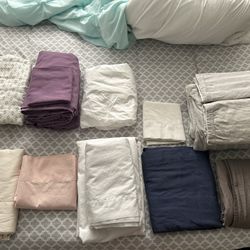 Free Bedding/Bed sheets