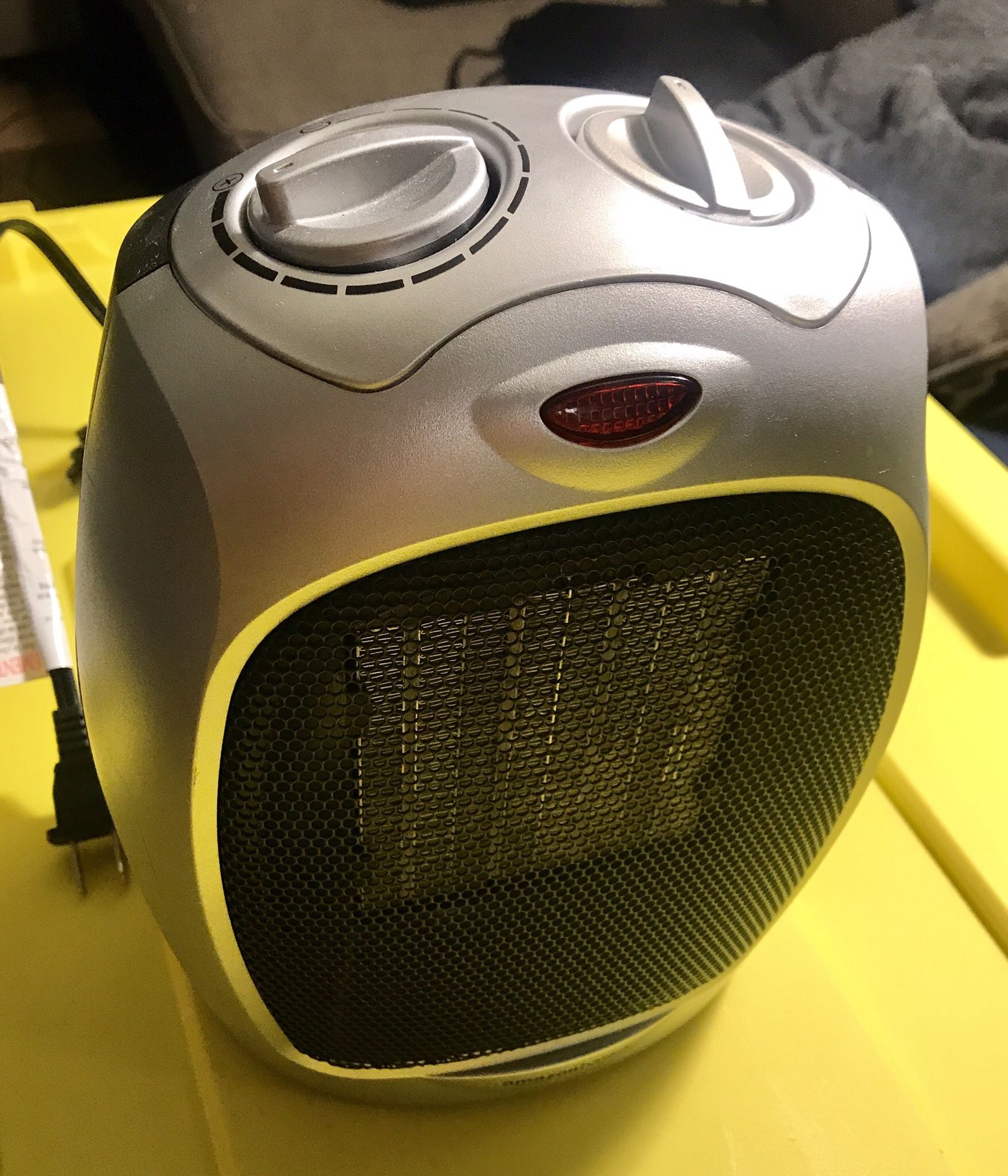 Portable Space Heater - Amazon Basics