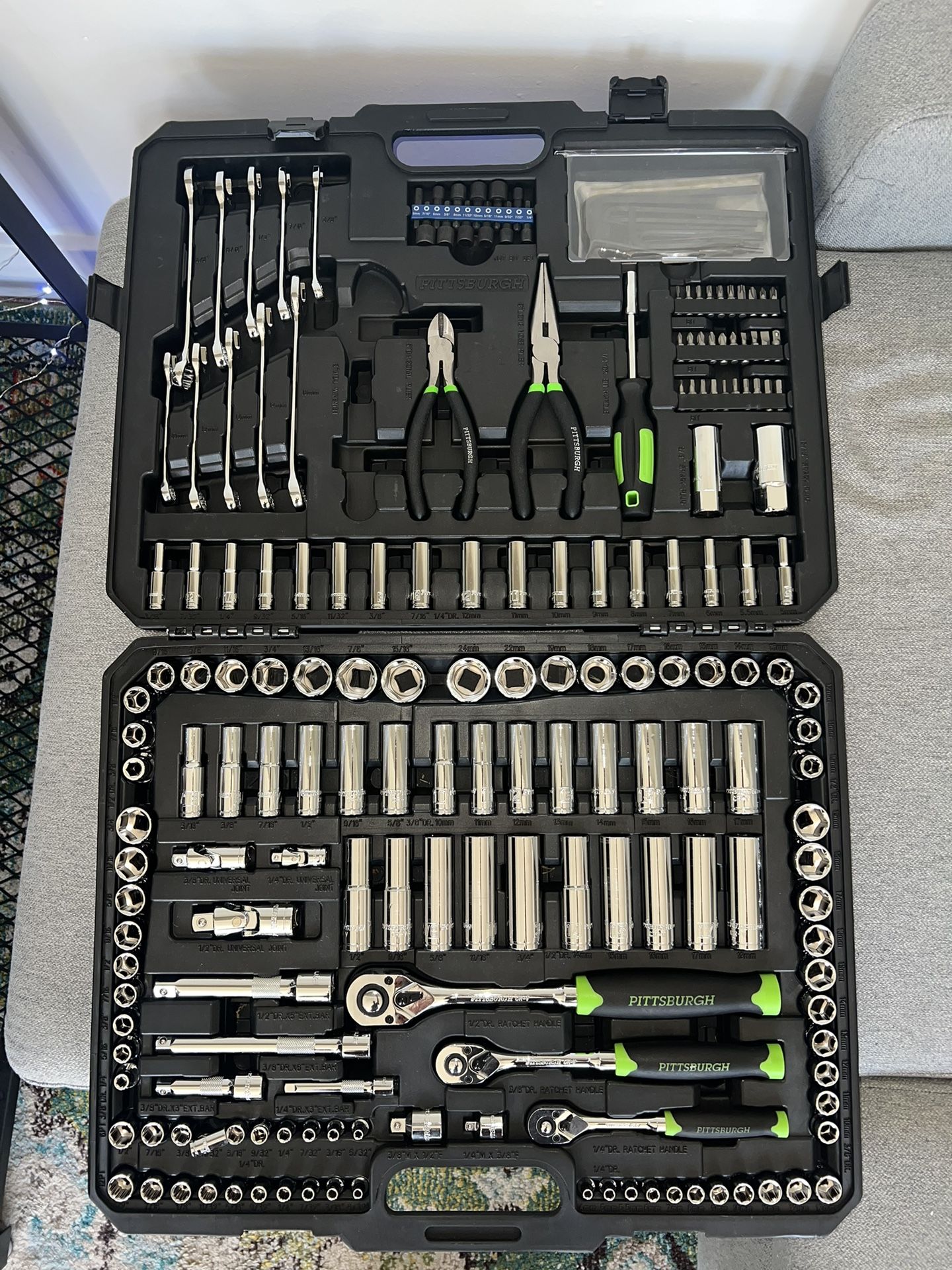 Pittsburgh 225 PC Mechanic's Tool Kit Set