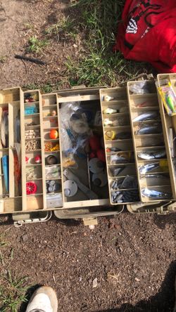 Tackle box for deep fishing