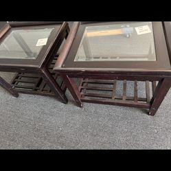 set of two matching end tables 