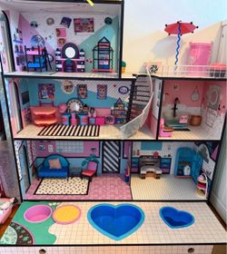 Dollhouse , airplane keep the kids distract from watching TV Dollhouse, airplane with accessory keep the kids distract from watching TV