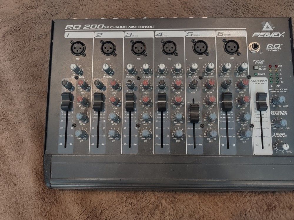 Peavey RQ-200 6 Channel Mixer