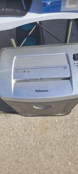 Fellowes cross Cut Shredder DM8C