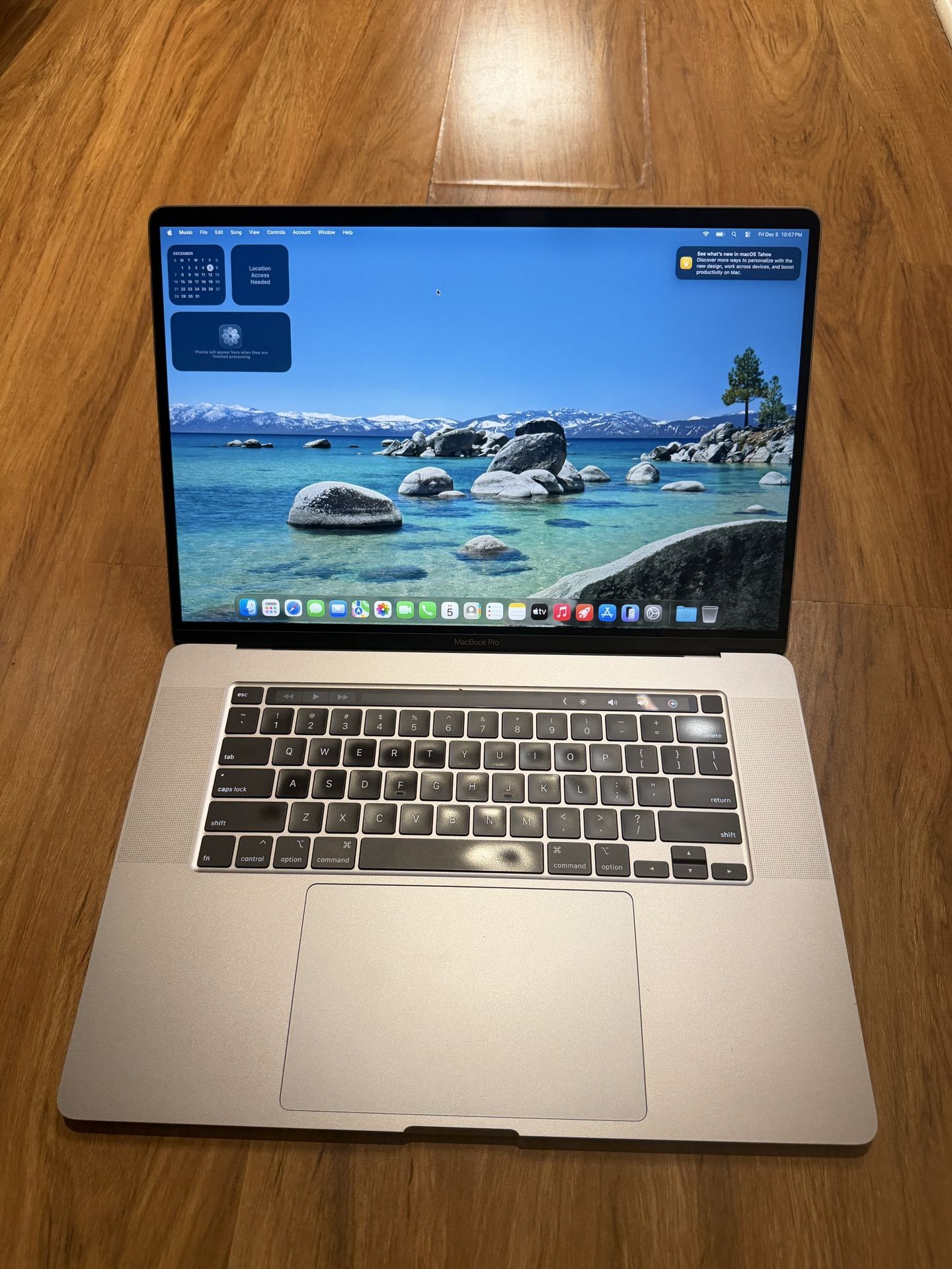 Apple MacBook Pro 16 inch 2019 Intel core i7 16GB Ram 512GB SSD Mac OS Tahoe Version 26.1 Laptop with charger in Excellent Working condition!!!!! Spe
