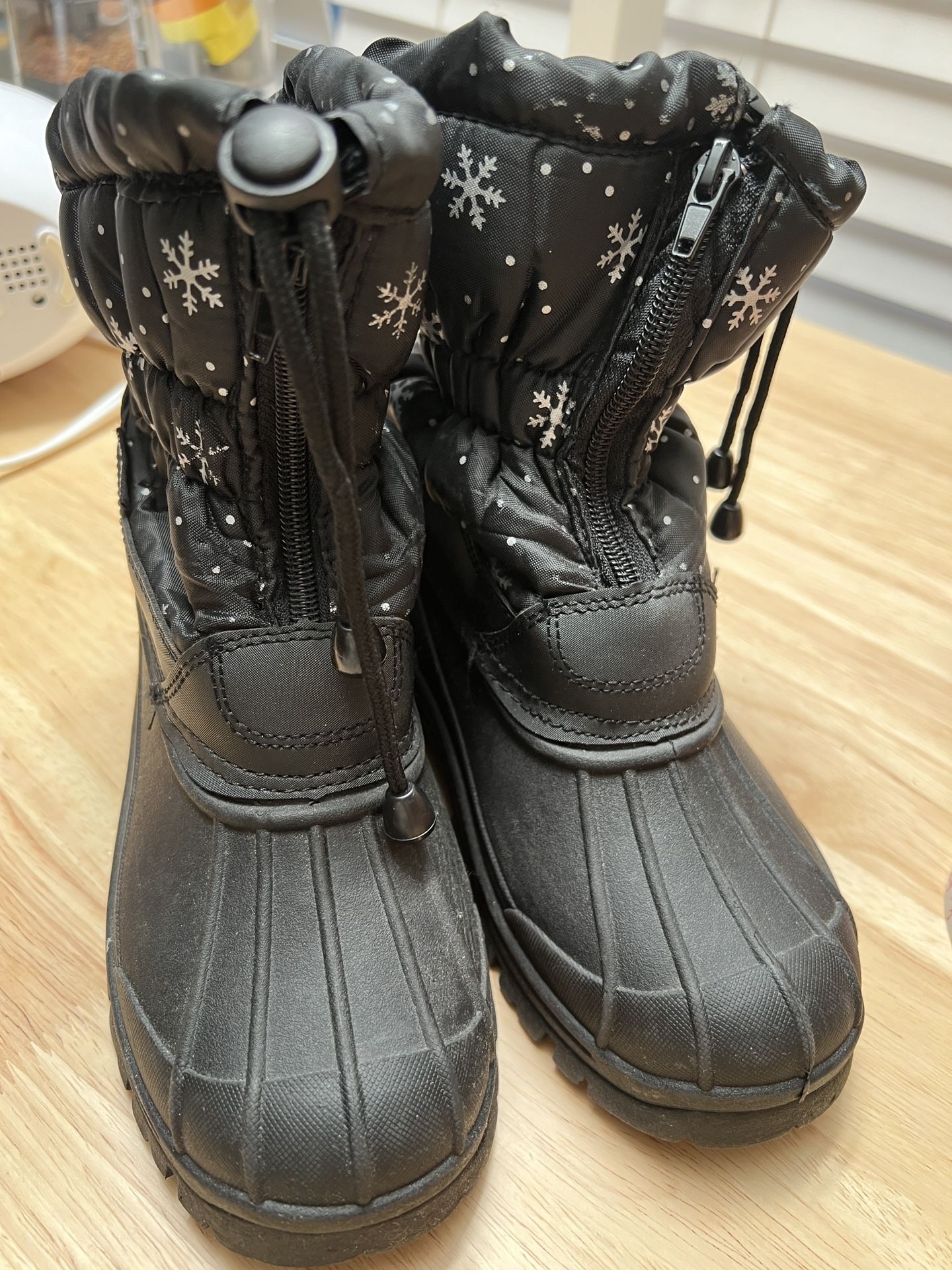 Big Girls Snow Boots, Size 2