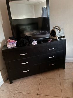 Queen bedroom set