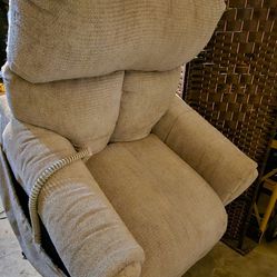 Like New Lifting Recliner Chair