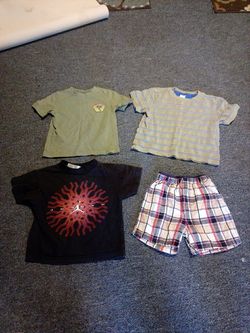 Kids clothes size 2T